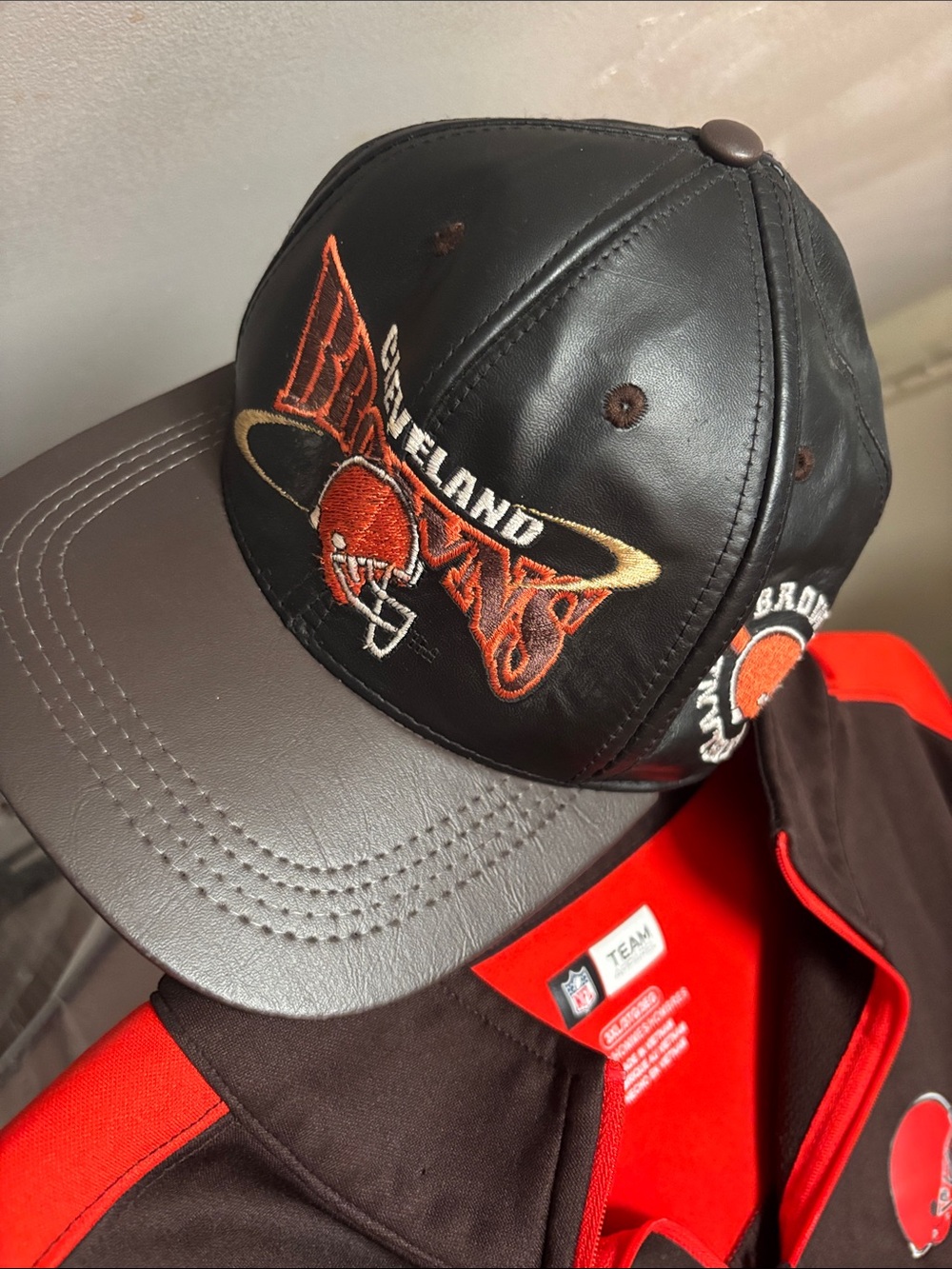 Vintage 90s Cleveland Browns Leather SnapBack Ball Cap